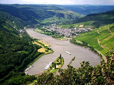 Blick von Starkenburg auf Enkirch